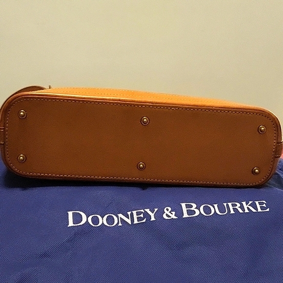 Dooney & Bourke Bubble Logo Print w/Dustbag - Picture 3 of 15